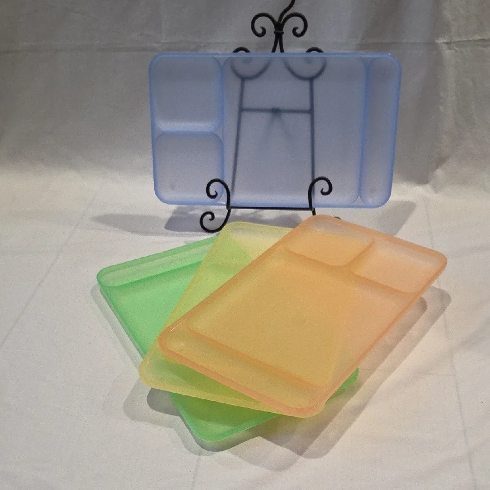 Tupperware Pastel Divided Trays Impressions Set of 4